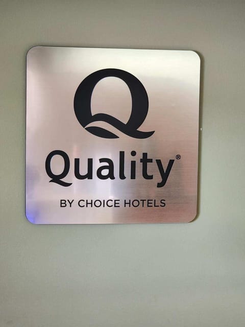 Quality Inn & Suites Hotel in Somerset