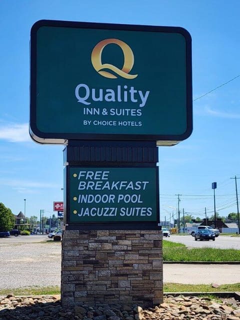 Quality Inn & Suites Somerset Hotel in Somerset