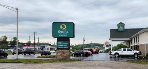Quality Inn & Suites Somerset Hotel in Somerset