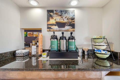 Coffee/tea facilities, Food, Breakfast