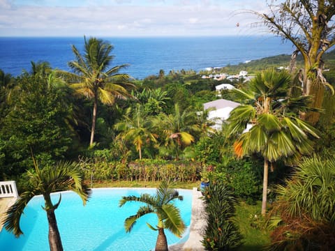 Villa spacieuse avec piscine débordement et vue exceptionnelle Haus in Réunion