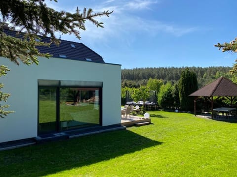 Property building, Spring, Garden, Garden view