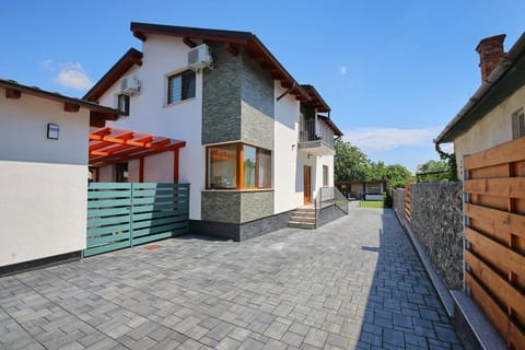 Casa Sorriso Bed and Breakfast in Cluj County