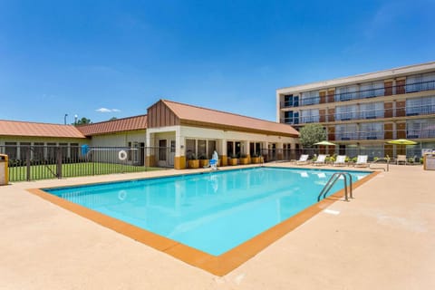 Quality Inn & Suites Baton Rouge West - Port Allen Hotel in Mississippi