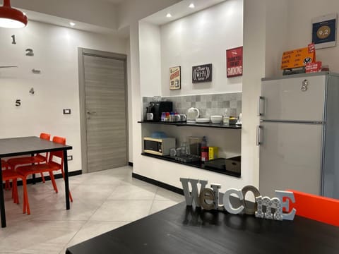 Communal lounge/ TV room, Coffee/tea facilities, Dining area, Breakfast, microwave