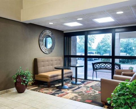 Comfort Inn & Suites LaVale - Cumberland Hotel in Shenandoah Valley