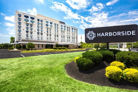 Harborside Hotel Hotel in Oxon Hill