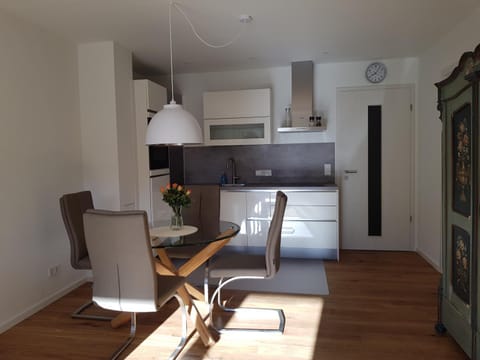 Dining area, kitchen