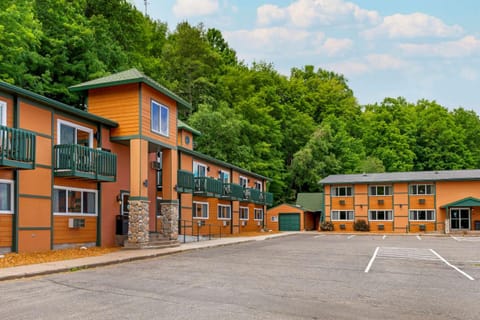 Econo Lodge Lakeview Albergue natural in Marquette