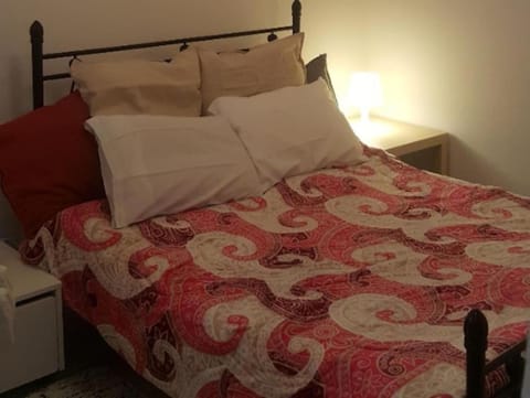 Apartment by Sepolia Metro-Ησυχη γκαρσονιερα κοντα στο Μετρό Apartment in Athens