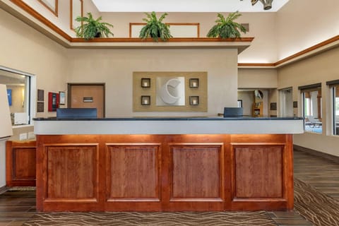 Comfort Inn & Suites Dimondale - Lansing Posada in Lansing