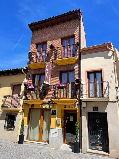 View (from property/room), Balcony/Terrace, Street view