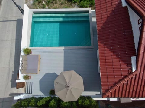 Facade/entrance, Bird's eye view, Balcony/Terrace, Swimming pool