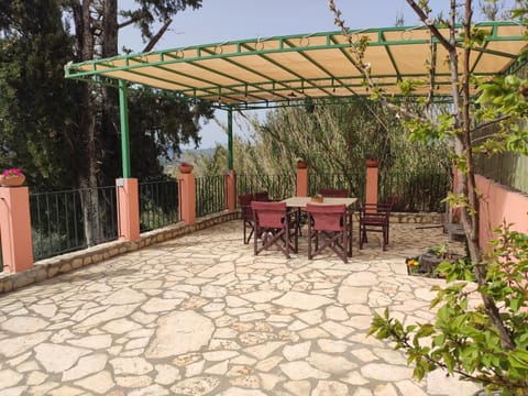 ELENI'S TRADITIONAL HOUSE IN AGRAFI Apartment in Corfu, Greece