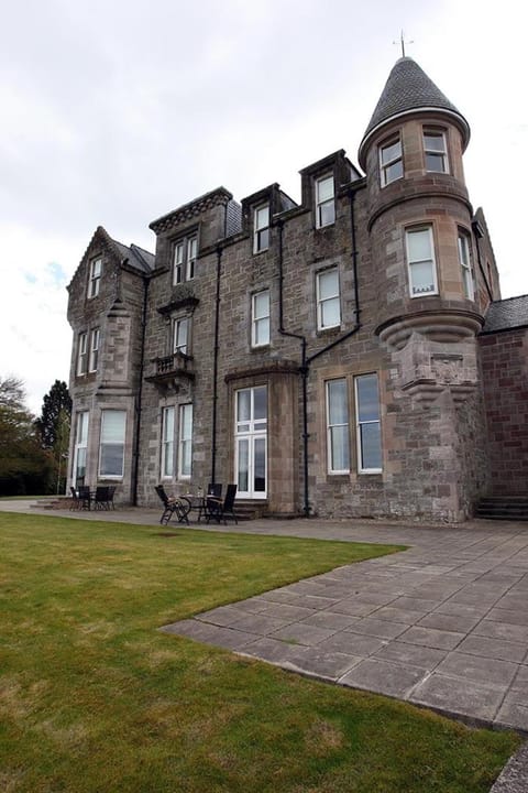 4 Lomond Castle House in Scotland