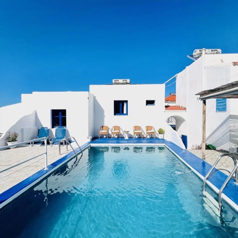 Pool view, Swimming pool, sunbed