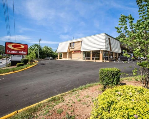 Property building, On site