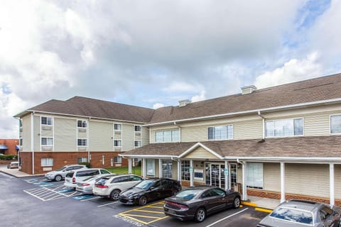 Suburban Studios near University of North Carolina-Charlotte Hotel in Charlotte