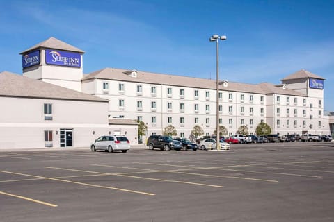 Sleep Inn & Suites Conference Center and Water Park Hotel in Minot