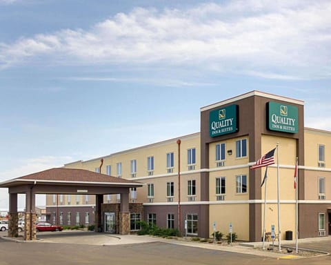 Quality Inn & Suites Hotel in Minot