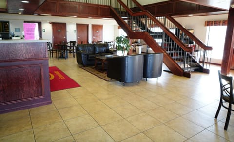 Econo Lodge Inn & Suites Hotel in Kearney