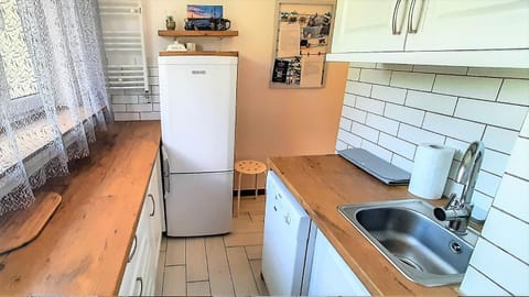 Kitchen or kitchenette, Communal kitchen