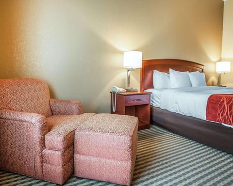 Comfort Inn & Suites Carneys Point Hotel in Delaware