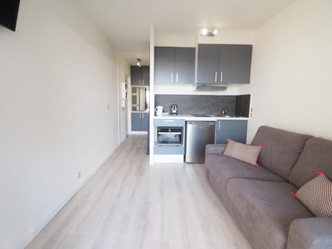 Studio cabine rénové pour 4 avec parking, accès direct plage à Arcachon - FR-1-474-87 Apartment in Arcachon