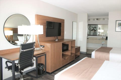 Quality Inn & Suites Near White Sands National Park Hotel in Alamogordo
