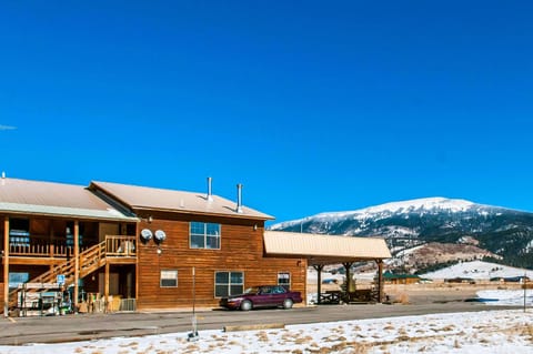 Econo Lodge Nature lodge in New Mexico