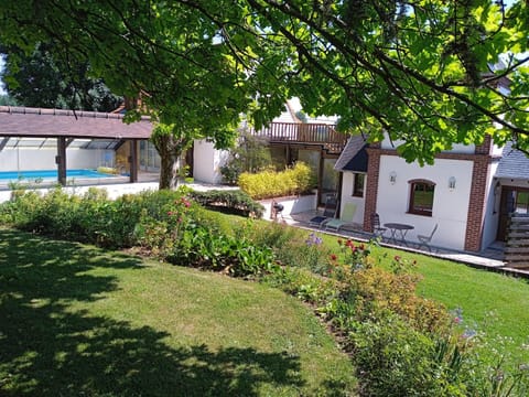 Garden, View (from property/room), Swimming pool