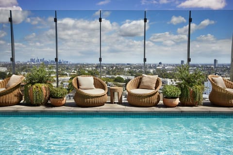 Balcony/Terrace, Lounge or bar, Swimming pool, Facility for disabled guests