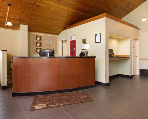 Comfort Inn & Suites Syracuse-Carrier Circle Hotel in Syracuse