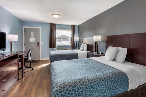 Econo Lodge Inn & Suites South Hotel in Sandusky