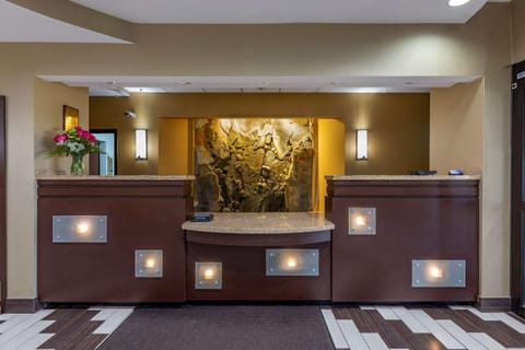 Comfort Suites Perrysburg - Toledo South Hotel in Perrysburg