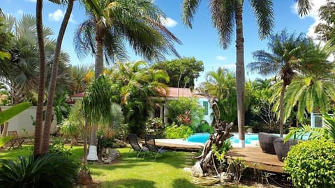 Villa Piscine et Iguanes en bord de mer proche plages marina et golf Chalet in Guadeloupe