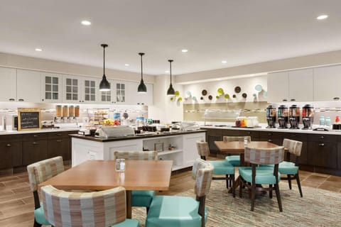 Homewood Suites by Hilton Dallas-DFW Airport N-Grapevine Hotel in Grapevine