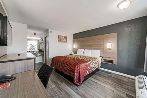 Econo Lodge Inn & Suites Near Bricktown Hotel in Oklahoma City