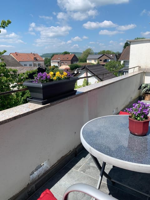 Moderne Ferienwohnung mit Balkon im schönen Saarland Apartment in Saarlouis