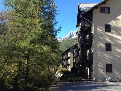 Property building, Day, Natural landscape, Mountain view