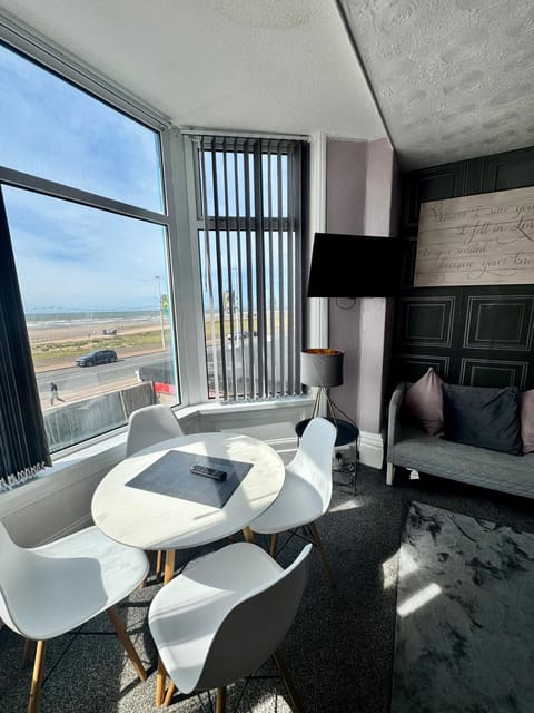 On The Beach Apartments Apartment in Blackpool