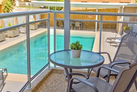 Balcony/Terrace, Pool view, Swimming pool