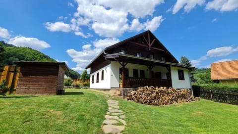 Chata pod Chopkom Chalet in Slovakia