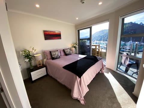 Two Bedroom Apartment on the water Apartment in Picton