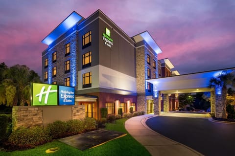 Holiday Inn Express & Suites Lexington, an IHG Hotel Hotel in Leesville
