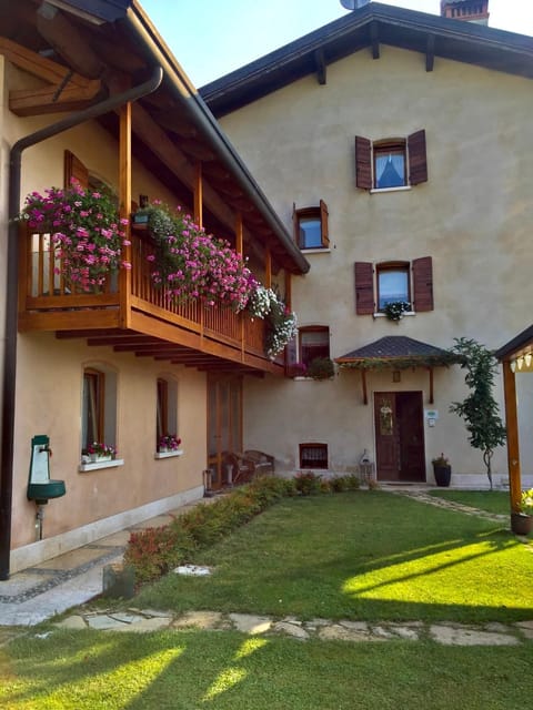 LA TANA DEL GRILLO Bed and Breakfast in Feltre