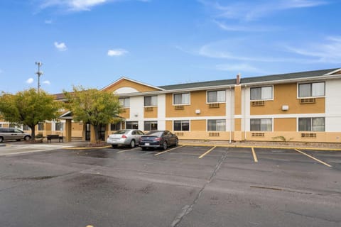 Quality Inn & Suites South Hotel in Sioux Falls