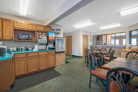 Travelodge by Wyndham Spearfish Hotel in Spearfish