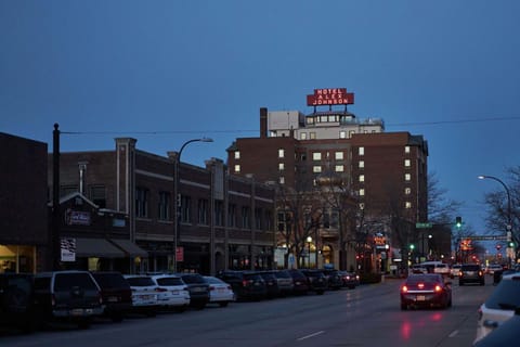 Hotel Alex Johnson Rapid City, Curio Collection by Hilton Hotel in Rapid City