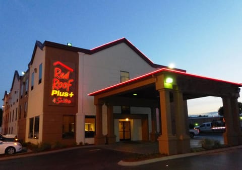 Red Roof Inn PLUS+ & Suites Chattanooga - Downtown Hotel in Chattanooga